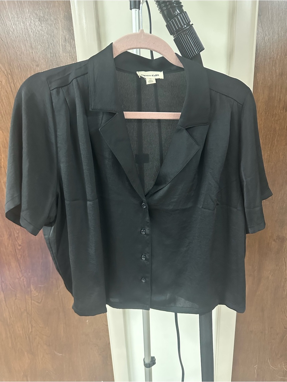Open edit Black Short-Sleeve cropped Button Blouse